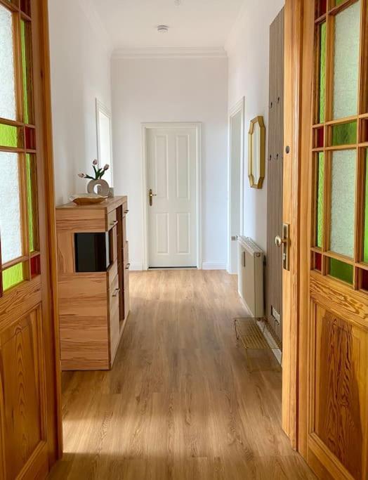 2-Zimmer Zentral In Ferdinandshof, Wlan Modern Kültér fotó