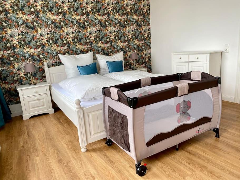 2-Zimmer Zentral In Ferdinandshof, Wlan Modern Kültér fotó
